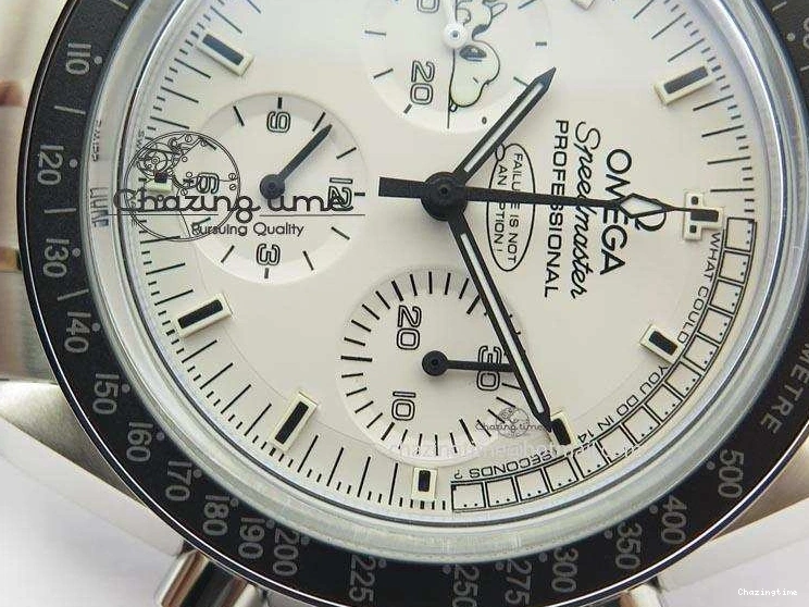 1223 Efficient Speedmaster JHF SS Snoopy Award 45th Anniversary White dial On SS Bracelet 8239